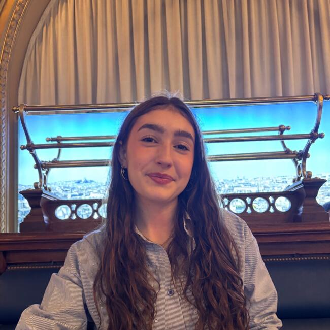 Babysitter in Paris: Lucie