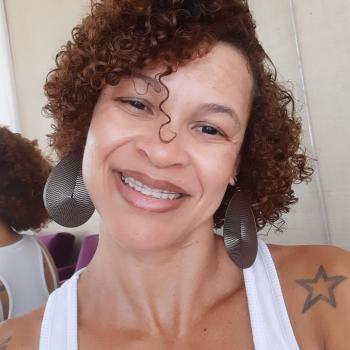 Babysitting Jobs in Salvador: babysitting job Julia