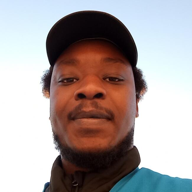 Job de garde d'enfants à Paris: Abdoulaye