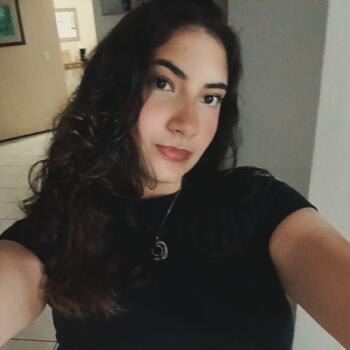 Babysitter in São Luís: Julia
