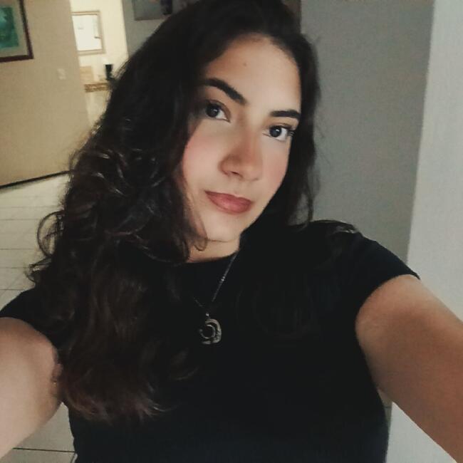 Babysitter in São Luís: Julia