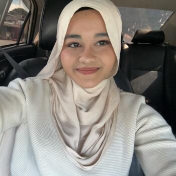 Pengasuh Shah Alam: Hana