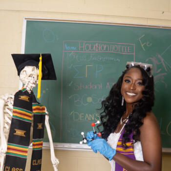 Babysitter Katy: Taylor