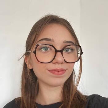 Babysitter in Hallennes-lez-Haubourdin: Lily-Rose