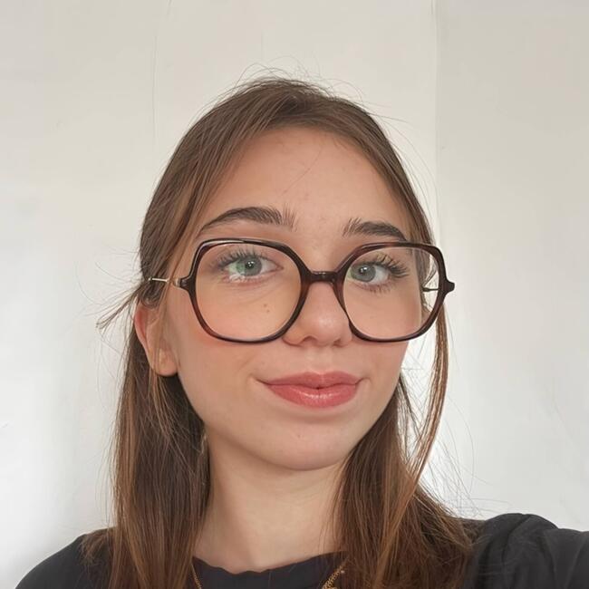 Babysitter in Hallennes-lez-Haubourdin: Lily-Rose