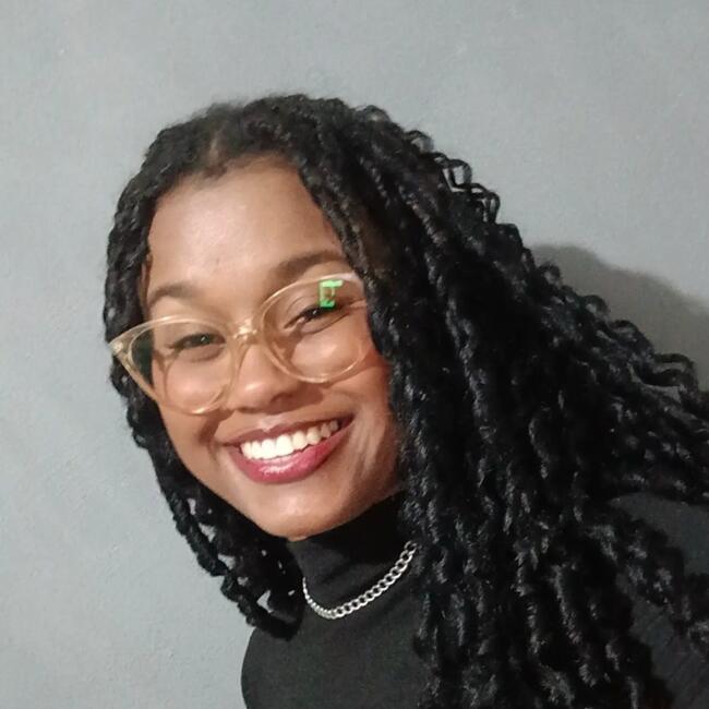 Babysitter in Niterói: Vitoria Penha