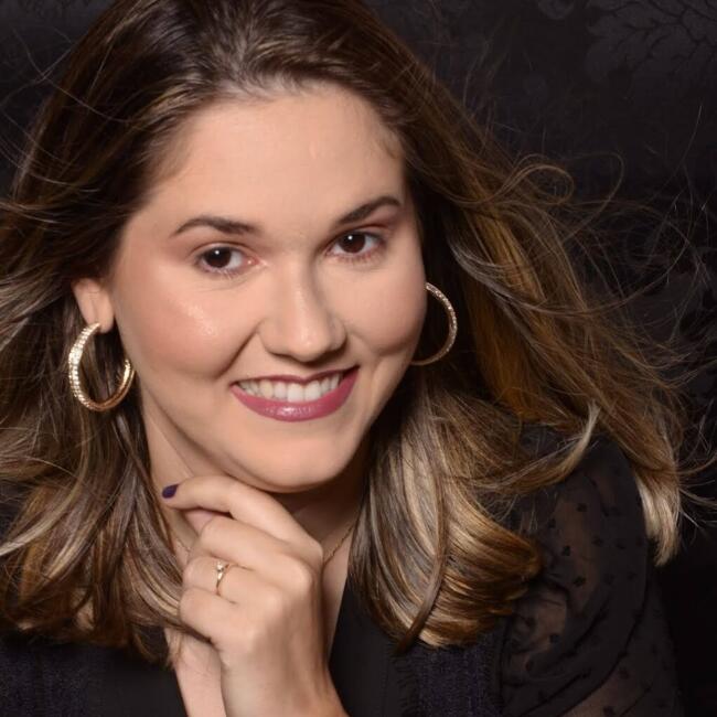 Emprego de babá em Recife: Cladyr