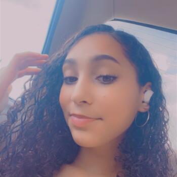 Babysitter in Atlantic Highlands: Delianiss