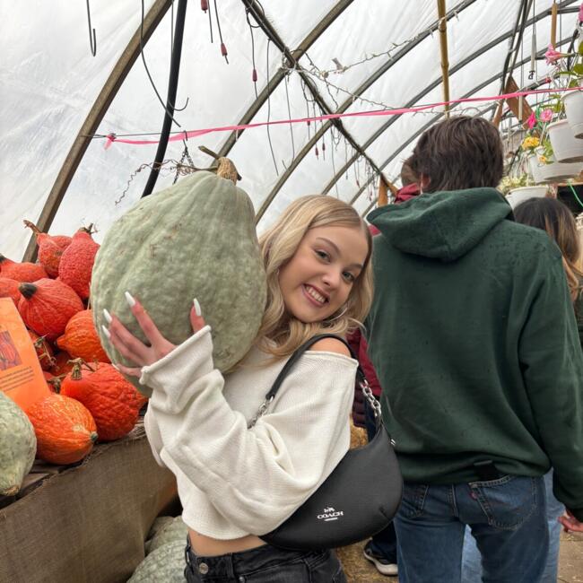 Baby-sitter in Saint-Albert: Madi