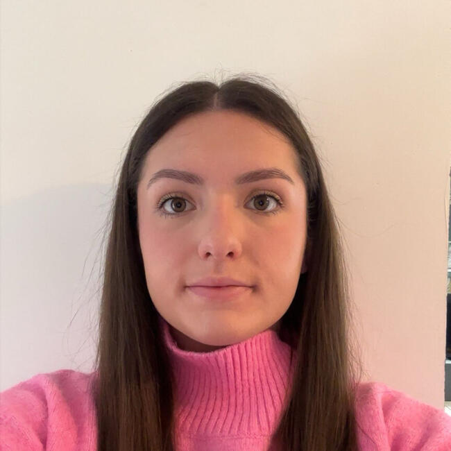 Babysitter in Mayenne: Lola