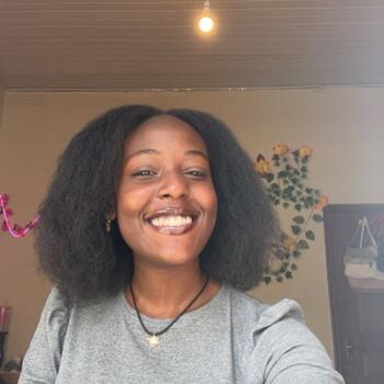 Babysitter Nairobi: Joy