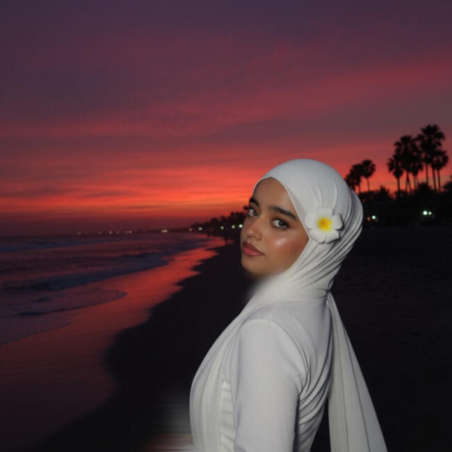 Babysitter in Saint-Genis-Pouilly: Noor