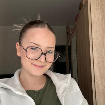 Babysitter Éleu-dit-Leauwette: Lisa