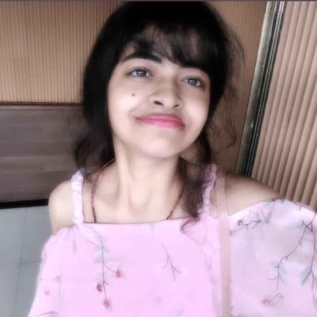 बागडोगरा में बेबीसिटर: Vishi