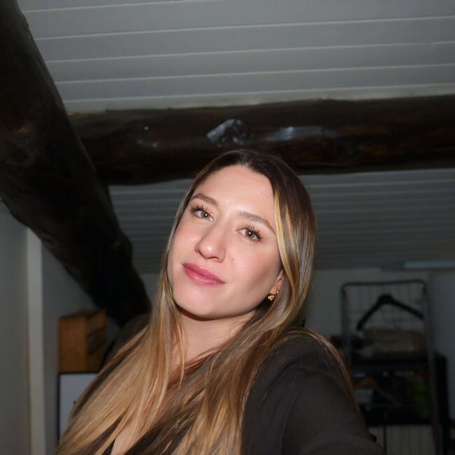 Babysitter in Nézignan-l'Évêque: Marie