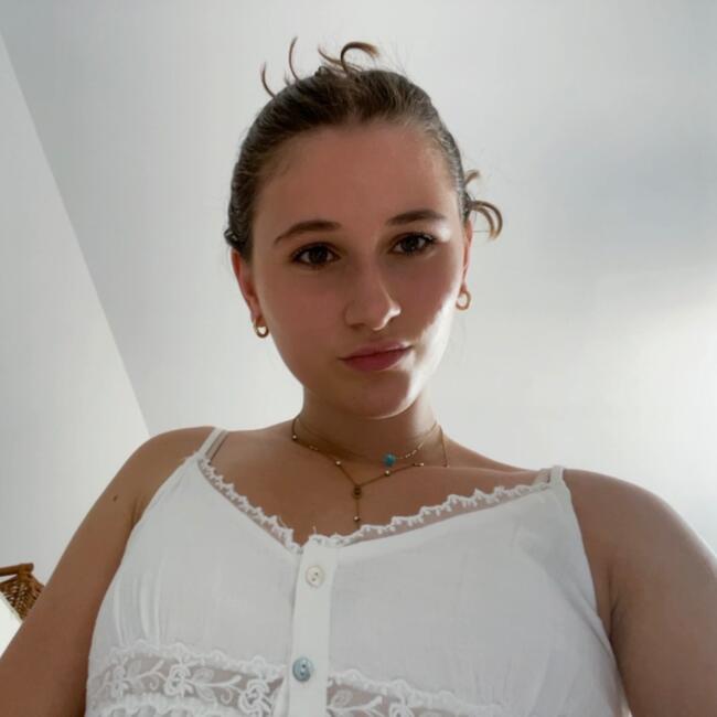 Babysitter in Teyran: Maëva