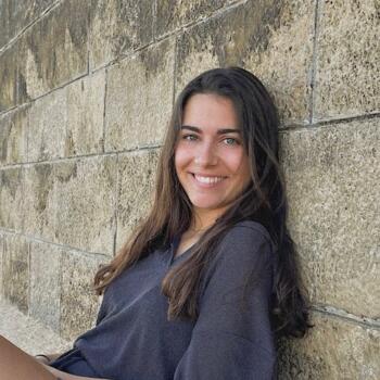 Babysitter em São Domingos de Rana: Maria