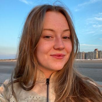 Babysitter in Moerbeke: Luana