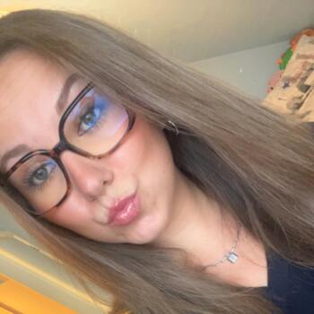 Babysitter in Oudenaarde: Nora