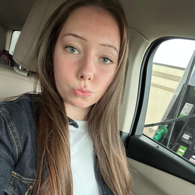 Babysitter in Lake Forest: Lilou