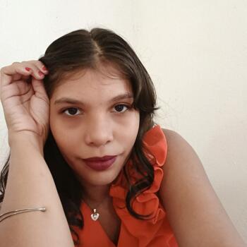 Babysitter in Santarém: Osiane