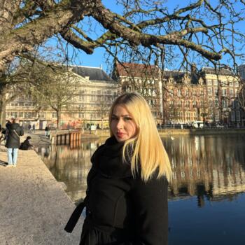 Babysitter in Athens: Nicky