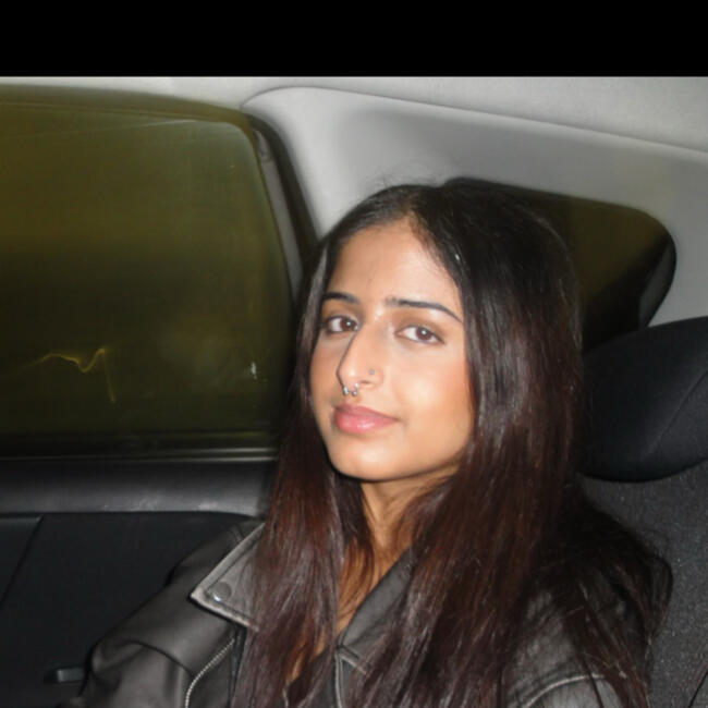 Babysitter in Belfast: Zainab