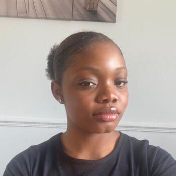 Babysitter in Dijon: TIPHAINE