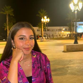 Babysitter Mours: Nesrine