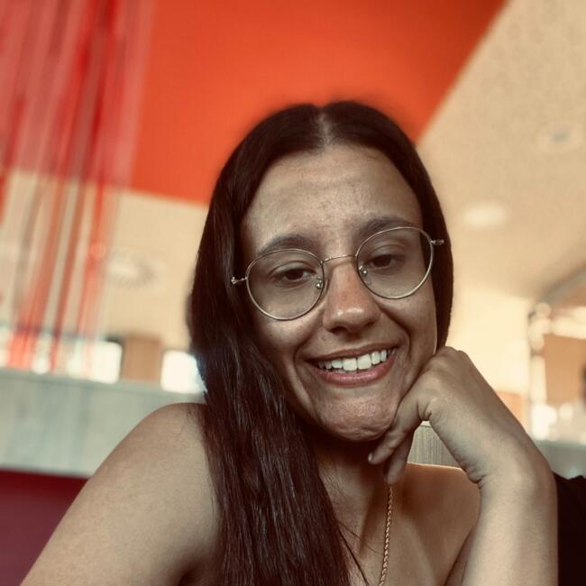 Babysitter in Oeiras: Bruna