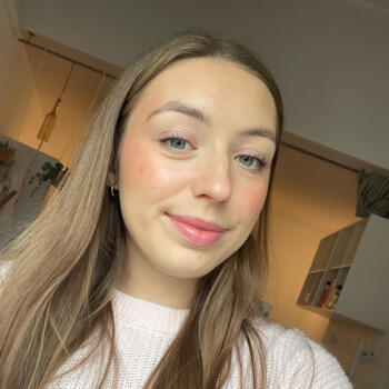 Babysitter in Châtelet: Elena