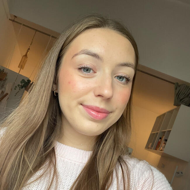 Babysitter in Châtelet: Elena