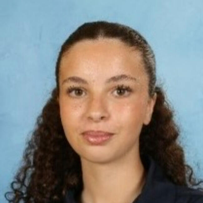 Babysitter in Athis-Mons: Syrine