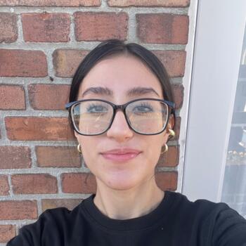 Babysitter in The Hague: Laura Jimena Lopez
