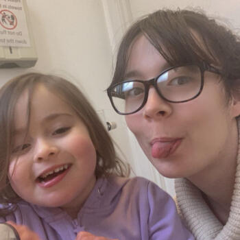 Babysitter in London: Mykaella