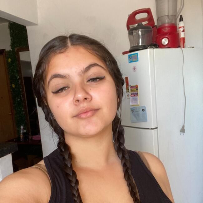 Babysitter in Brasília: Bruna