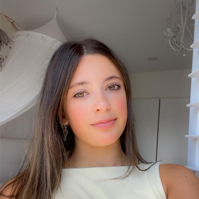 Babysitter in Auckland: Paris-lily