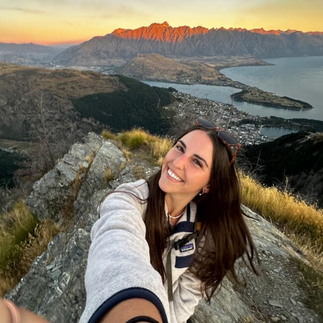 Babysitter in Queenstown: Jade
