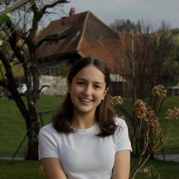 Baby-sitter in Bowil: Sara