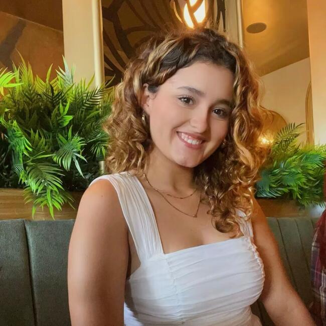 Niñera en San Salvador: Isabella