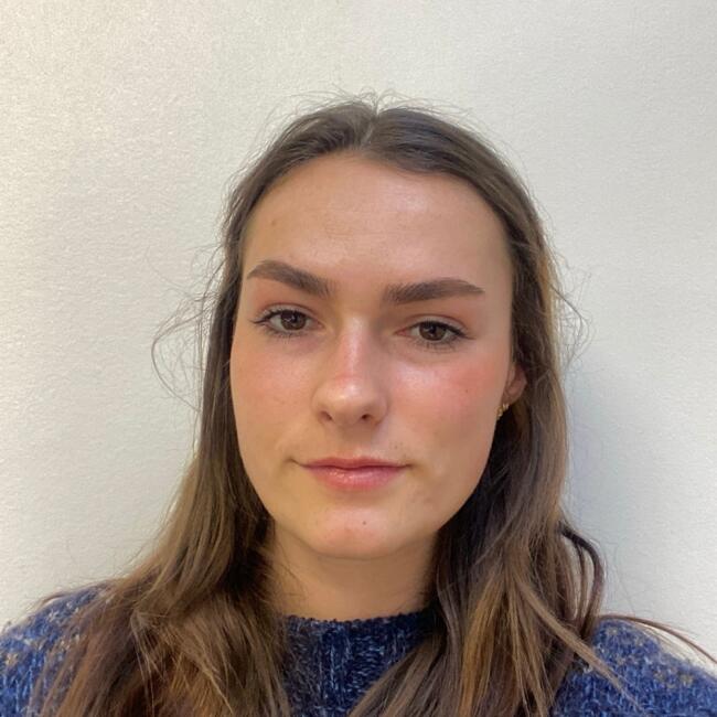 Babysitter in Palaiseau: Jeanne