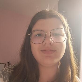 Babysitter in Saint-Malo: Tara
