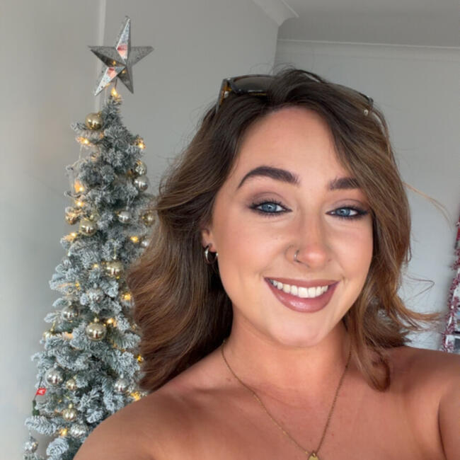 Babysitter in Craiglie: Katelyn