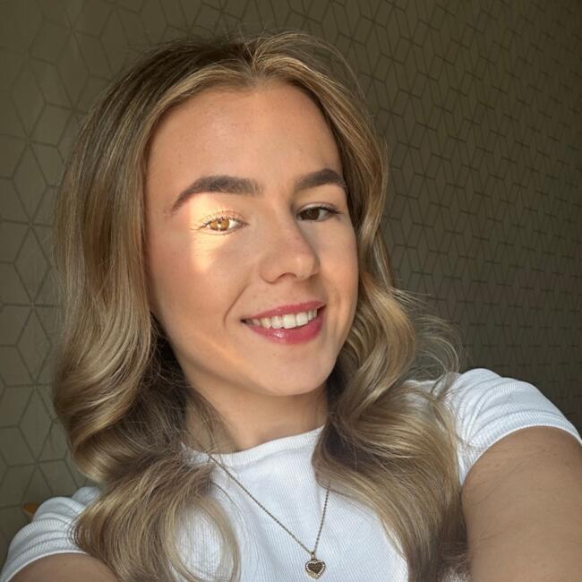 Babysitter in Edinburgh: Mandy