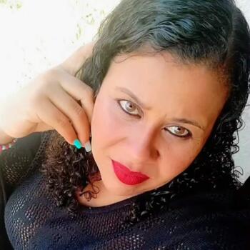 Babysitter in Igarapé: Fernanda