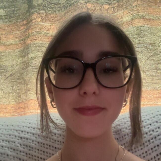 Babysitter in Weston-super-Mare: Abbie