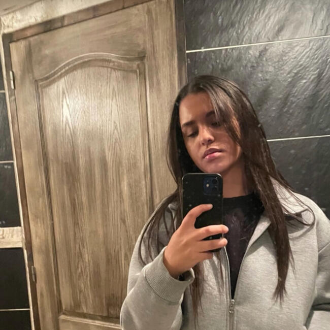 Babysitter in Marseille: Nour