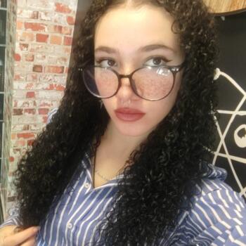 Babysitter in Eaubonne: Farah