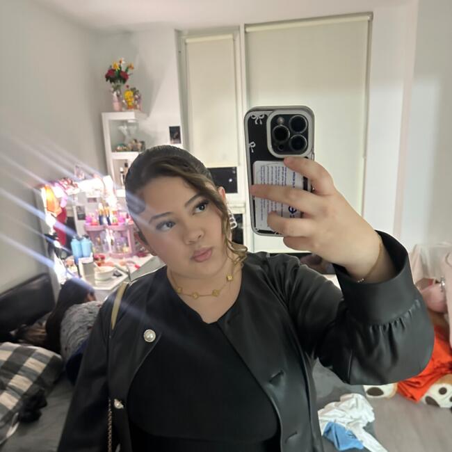 Babysitter in London: Kelly