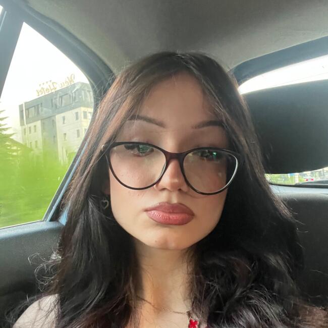 Babysitter in Sarajevo: Ajna